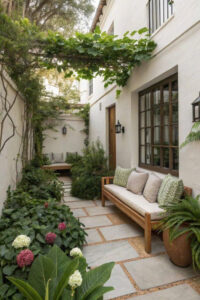 Nhà phố vườn Vinhomes Hóc Môn