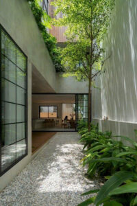 Nhà phố xẻ khe Vinhomes Saigon Park